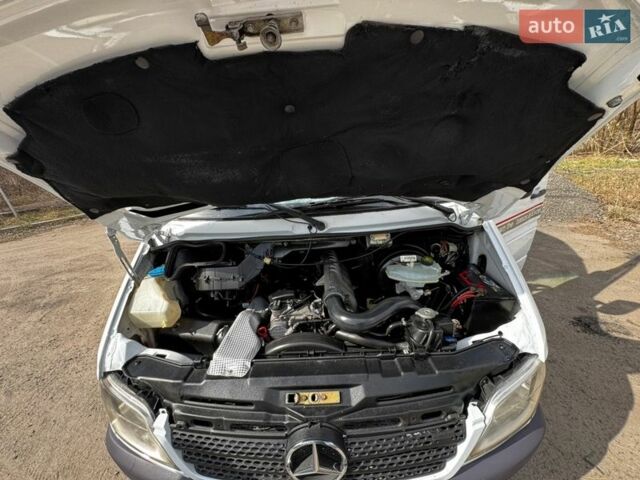 Білий Мерседес Sprinter, об'ємом двигуна 2.7 л та пробігом 399 тис. км за 12300 $, фото 57 на Automoto.ua