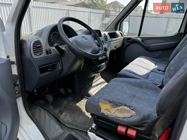 Белый Мерседес Sprinter, объемом двигателя 2.15 л и пробегом 458 тыс. км за 5100 $, фото 8 на Automoto.ua