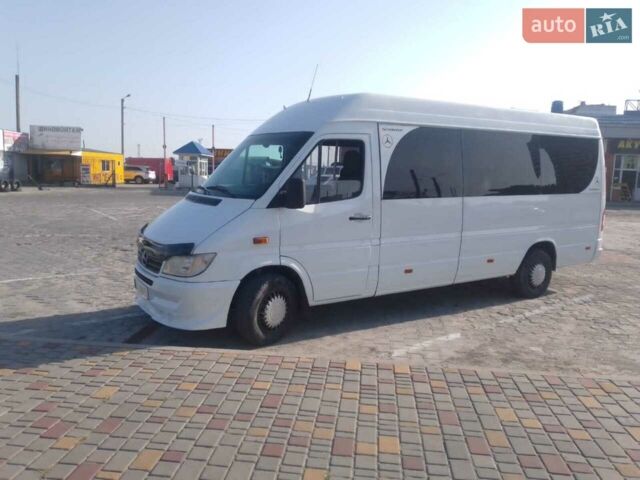 Белый Мерседес Sprinter, объемом двигателя 2.69 л и пробегом 772 тыс. км за 13500 $, фото 1 на Automoto.ua