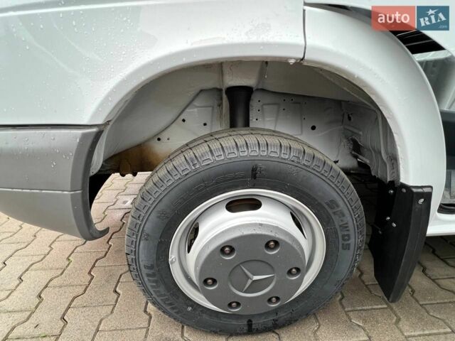 Белый Мерседес Sprinter, объемом двигателя 2.69 л и пробегом 85 тыс. км за 24550 $, фото 17 на Automoto.ua