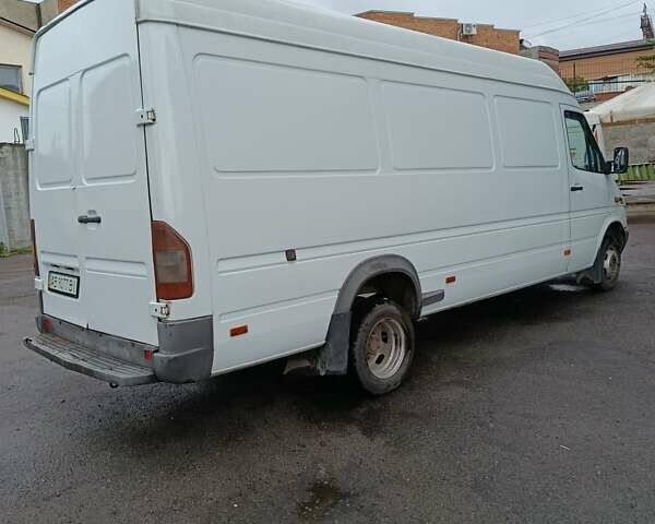 Белый Мерседес Sprinter, объемом двигателя 2.2 л и пробегом 770 тыс. км за 10500 $, фото 7 на Automoto.ua