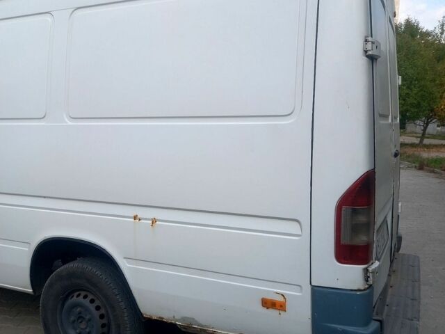 Белый Мерседес Sprinter, объемом двигателя 2.15 л и пробегом 827 тыс. км за 5800 $, фото 6 на Automoto.ua