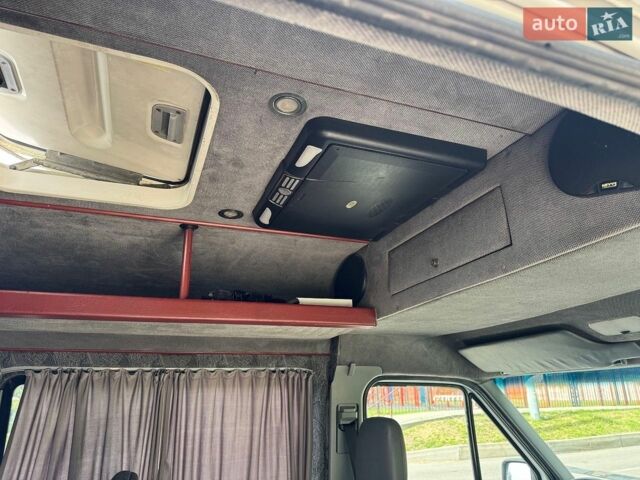 Белый Мерседес Sprinter, объемом двигателя 2.15 л и пробегом 715 тыс. км за 7600 $, фото 23 на Automoto.ua