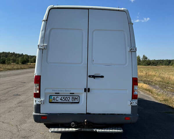 Белый Мерседес Sprinter, объемом двигателя 2.7 л и пробегом 656 тыс. км за 7800 $, фото 4 на Automoto.ua