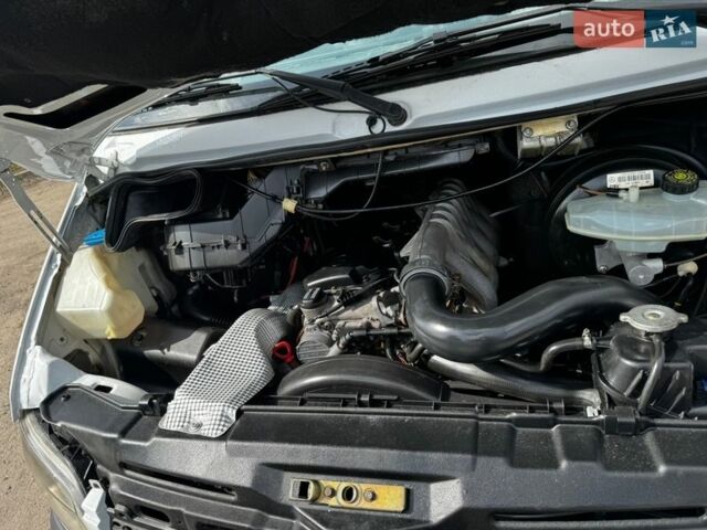 Білий Мерседес Sprinter, об'ємом двигуна 2.7 л та пробігом 399 тис. км за 12300 $, фото 51 на Automoto.ua