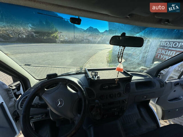 Белый Мерседес Sprinter, объемом двигателя 2.15 л и пробегом 530 тыс. км за 9400 $, фото 9 на Automoto.ua