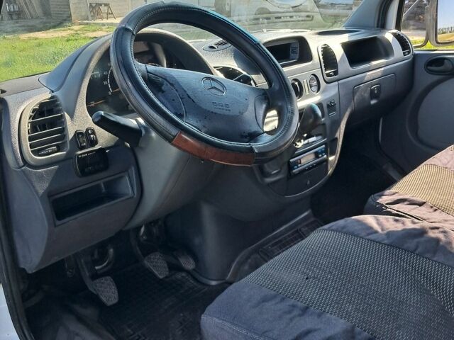 Белый Мерседес Sprinter, объемом двигателя 2.69 л и пробегом 300 тыс. км за 12900 $, фото 14 на Automoto.ua
