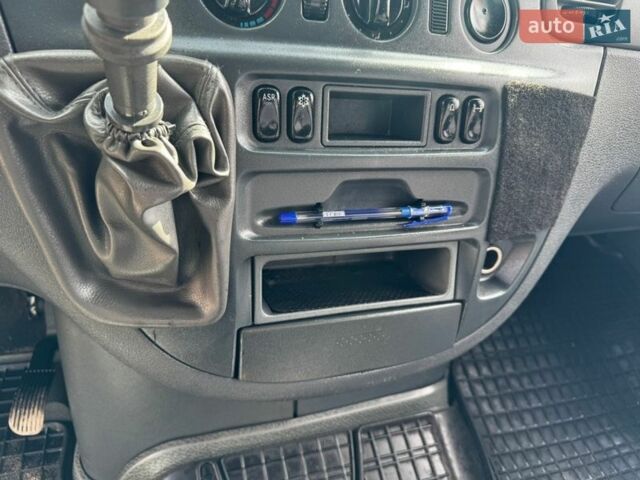 Білий Мерседес Sprinter, об'ємом двигуна 2.7 л та пробігом 399 тис. км за 12300 $, фото 41 на Automoto.ua