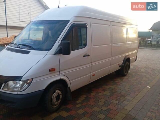 Белый Мерседес Sprinter, объемом двигателя 2.7 л и пробегом 564 тыс. км за 13500 $, фото 3 на Automoto.ua