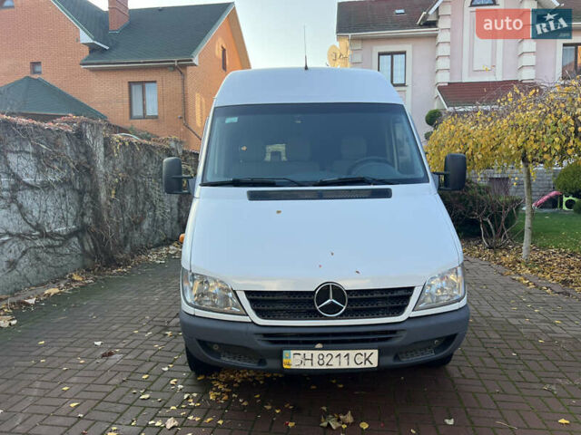 Белый Мерседес Sprinter, объемом двигателя 2.15 л и пробегом 647 тыс. км за 9000 $, фото 6 на Automoto.ua