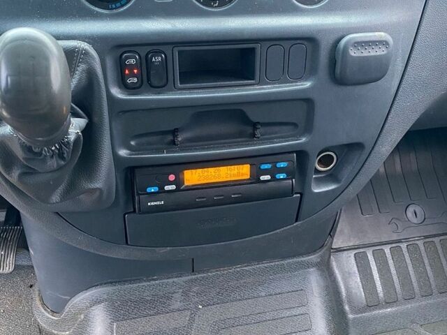 Белый Мерседес Sprinter, объемом двигателя 2.2 л и пробегом 238 тыс. км за 14700 $, фото 12 на Automoto.ua