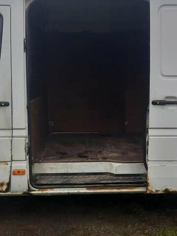 Білий Мерседес Sprinter, об'ємом двигуна 2.15 л та пробігом 282 тис. км за 5000 $, фото 9 на Automoto.ua