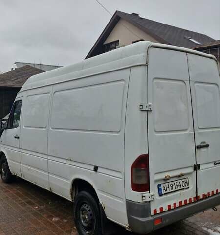 Белый Мерседес Sprinter, объемом двигателя 2.15 л и пробегом 511 тыс. км за 6000 $, фото 5 на Automoto.ua