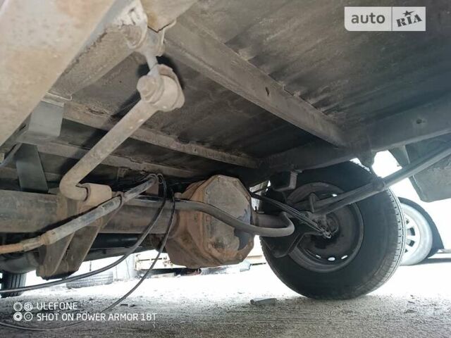 Белый Мерседес Sprinter, объемом двигателя 2.15 л и пробегом 577 тыс. км за 9000 $, фото 2 на Automoto.ua