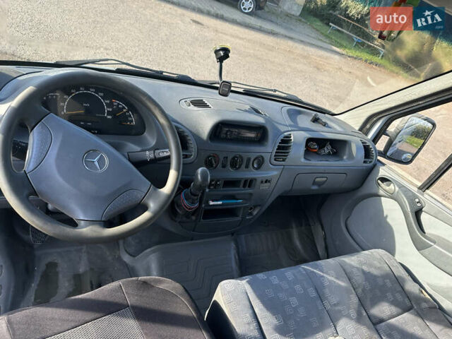 Белый Мерседес Sprinter, объемом двигателя 2.1 л и пробегом 500 тыс. км за 8200 $, фото 7 на Automoto.ua