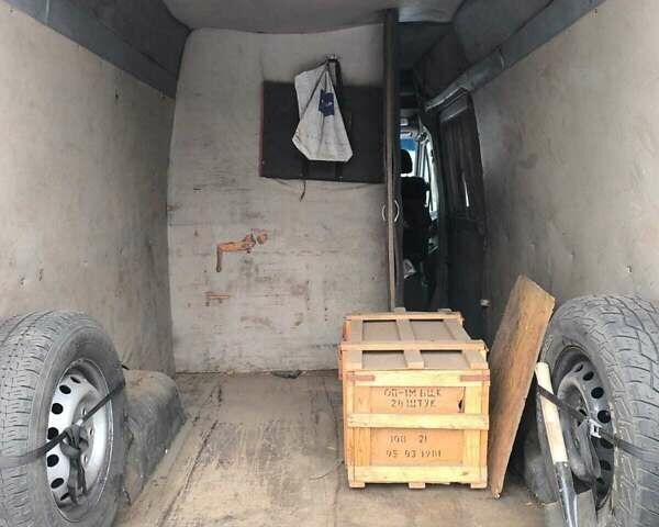 Белый Мерседес Sprinter, объемом двигателя 2.1 л и пробегом 517 тыс. км за 7000 $, фото 6 на Automoto.ua
