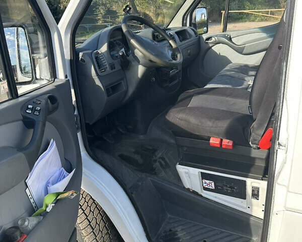 Белый Мерседес Sprinter, объемом двигателя 2.1 л и пробегом 500 тыс. км за 8200 $, фото 8 на Automoto.ua