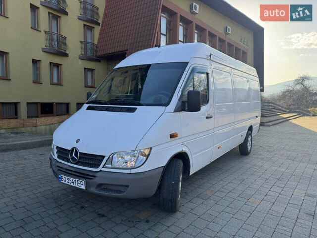 Белый Мерседес Sprinter, объемом двигателя 2.15 л и пробегом 530 тыс. км за 9400 $, фото 1 на Automoto.ua