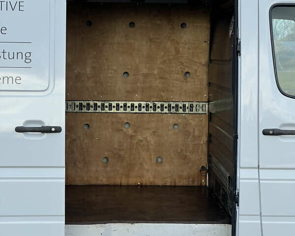 Белый Мерседес Sprinter, объемом двигателя 2.2 л и пробегом 311 тыс. км за 10300 $, фото 35 на Automoto.ua