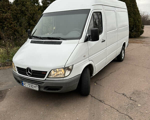 Белый Мерседес Sprinter, объемом двигателя 2.1 л и пробегом 500 тыс. км за 8200 $, фото 1 на Automoto.ua