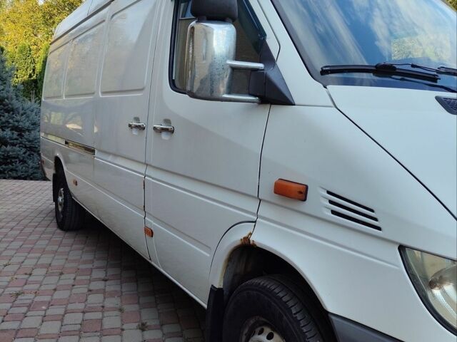 Белый Мерседес Sprinter, объемом двигателя 2.7 л и пробегом 700 тыс. км за 9300 $, фото 11 на Automoto.ua
