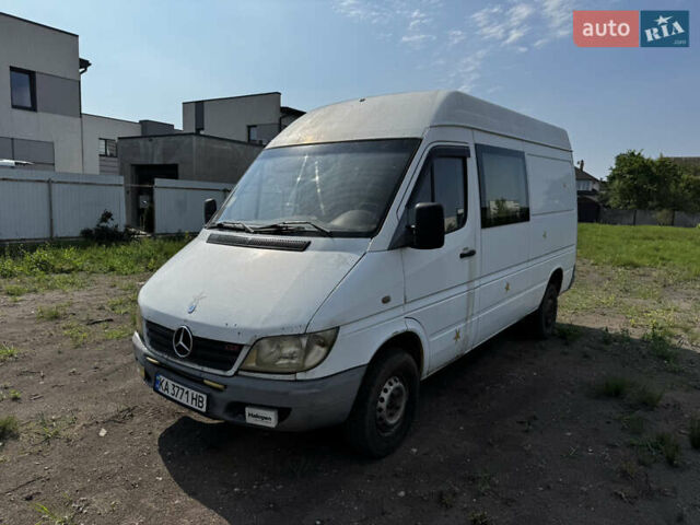 Белый Мерседес Sprinter, объемом двигателя 2.15 л и пробегом 458 тыс. км за 5100 $, фото 2 на Automoto.ua