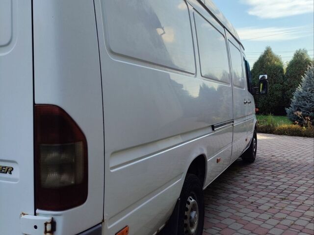 Белый Мерседес Sprinter, объемом двигателя 2.7 л и пробегом 700 тыс. км за 9300 $, фото 12 на Automoto.ua
