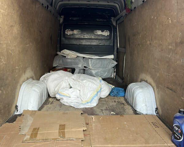 Белый Мерседес Sprinter, объемом двигателя 2.15 л и пробегом 647 тыс. км за 9000 $, фото 3 на Automoto.ua