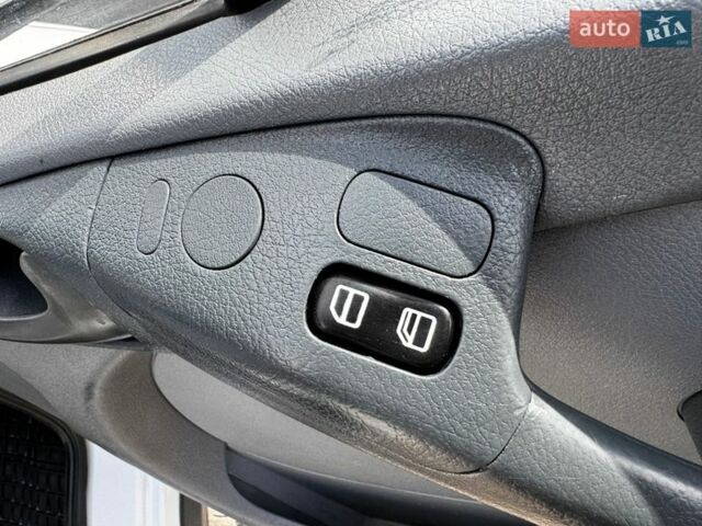 Білий Мерседес Sprinter, об'ємом двигуна 2.7 л та пробігом 399 тис. км за 12300 $, фото 45 на Automoto.ua