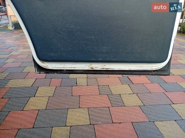 Белый Мерседес Sprinter, объемом двигателя 2.7 л и пробегом 564 тыс. км за 13500 $, фото 8 на Automoto.ua