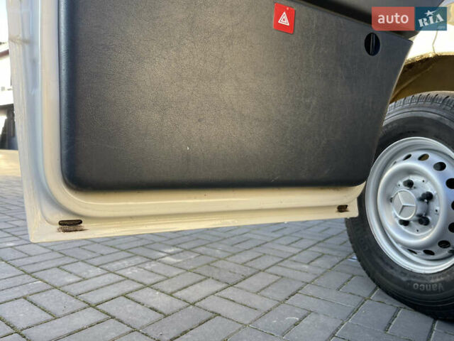 Белый Мерседес Sprinter, объемом двигателя 2.7 л и пробегом 545 тыс. км за 11400 $, фото 18 на Automoto.ua