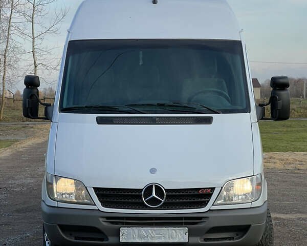 Белый Мерседес Sprinter, объемом двигателя 2.2 л и пробегом 311 тыс. км за 10300 $, фото 50 на Automoto.ua