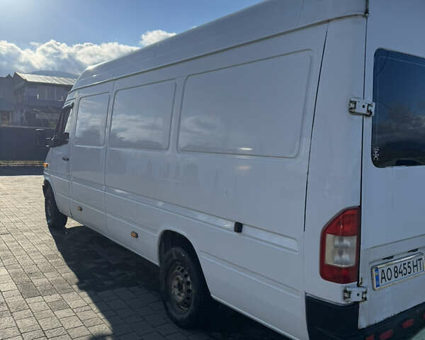 Белый Мерседес Sprinter, объемом двигателя 2.15 л и пробегом 515 тыс. км за 7200 $, фото 3 на Automoto.ua