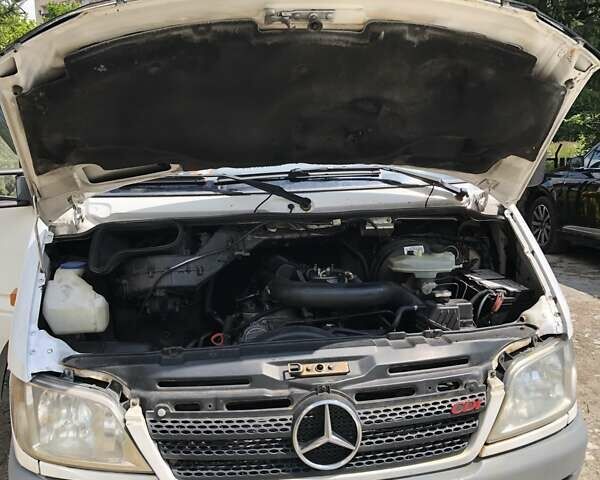 Білий Мерседес Sprinter, об'ємом двигуна 2.15 л та пробігом 474 тис. км за 9200 $, фото 20 на Automoto.ua