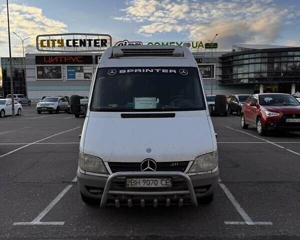 Белый Мерседес Sprinter, объемом двигателя 2.1 л и пробегом 220 тыс. км за 6000 $, фото 8 на Automoto.ua