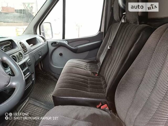 Белый Мерседес Sprinter, объемом двигателя 2.15 л и пробегом 577 тыс. км за 9000 $, фото 21 на Automoto.ua