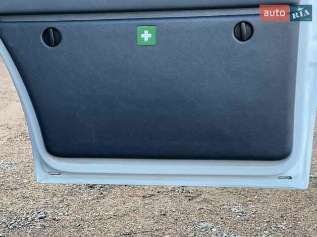 Белый Мерседес Sprinter, объемом двигателя 2.2 л и пробегом 311 тыс. км за 10300 $, фото 28 на Automoto.ua