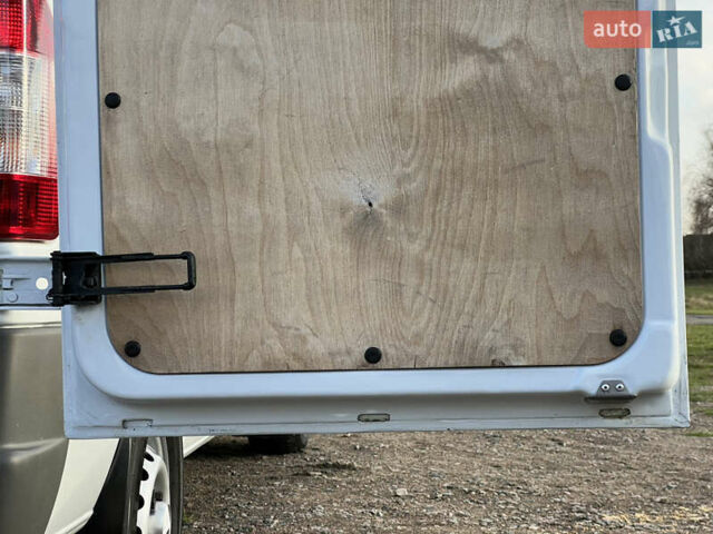Белый Мерседес Sprinter, объемом двигателя 2.2 л и пробегом 311 тыс. км за 10300 $, фото 18 на Automoto.ua