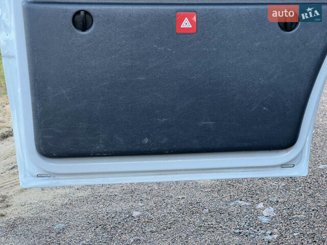 Белый Мерседес Sprinter, объемом двигателя 2.2 л и пробегом 311 тыс. км за 10300 $, фото 27 на Automoto.ua