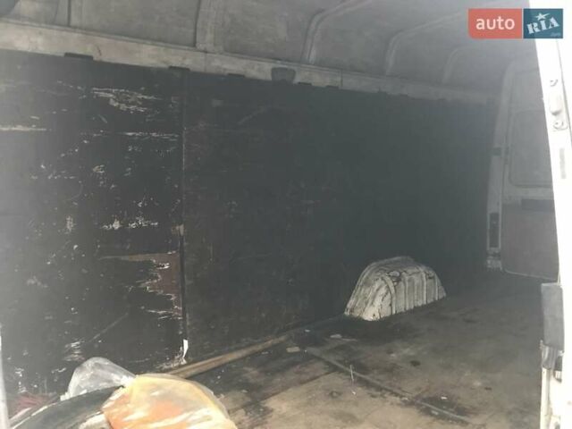 Белый Мерседес Sprinter, объемом двигателя 2.2 л и пробегом 315 тыс. км за 4570 $, фото 5 на Automoto.ua