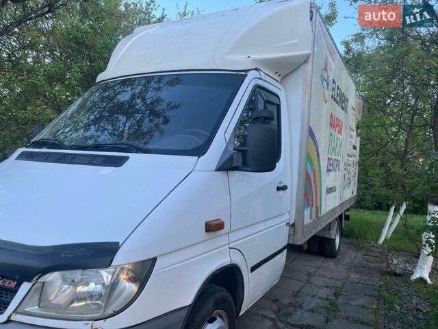 Белый Мерседес Sprinter, объемом двигателя 0 л и пробегом 635 тыс. км за 12300 $, фото 2 на Automoto.ua