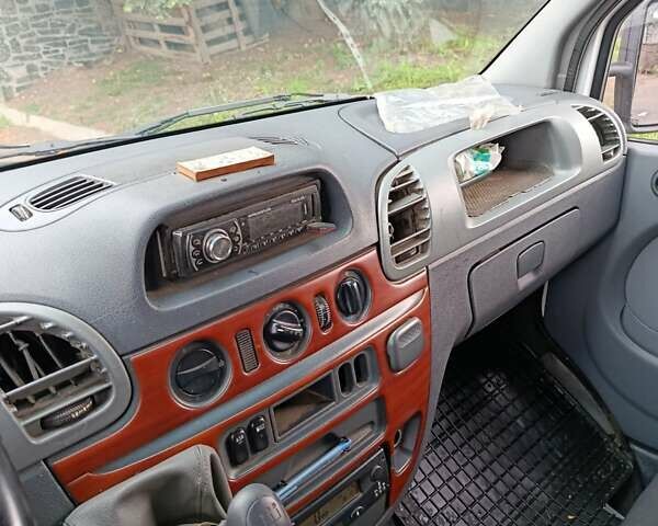 Белый Мерседес Sprinter, объемом двигателя 2.2 л и пробегом 770 тыс. км за 10500 $, фото 15 на Automoto.ua