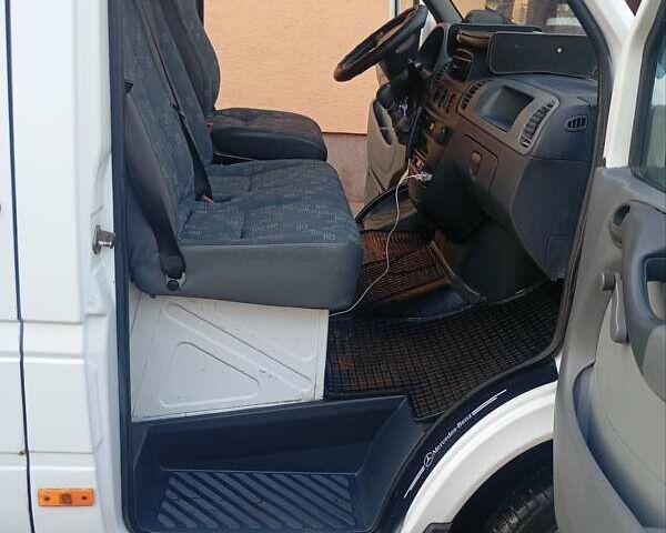 Белый Мерседес Sprinter, объемом двигателя 2.7 л и пробегом 564 тыс. км за 13500 $, фото 7 на Automoto.ua