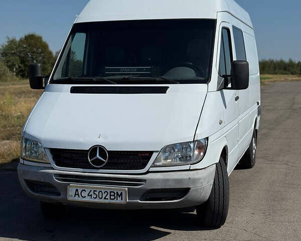 Белый Мерседес Sprinter, объемом двигателя 2.7 л и пробегом 656 тыс. км за 7800 $, фото 7 на Automoto.ua