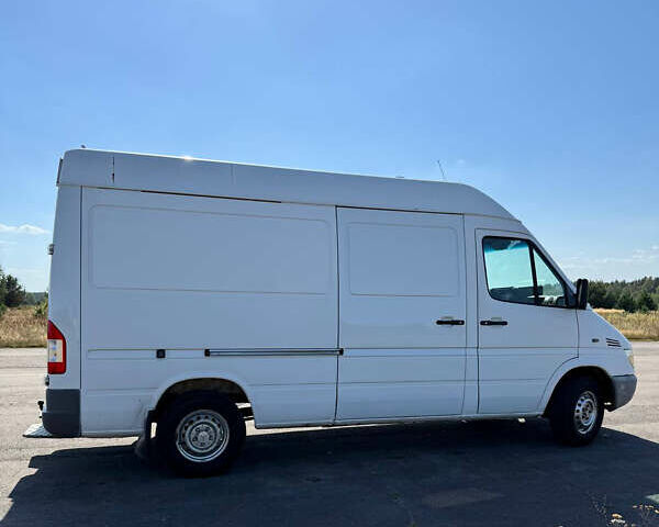 Белый Мерседес Sprinter, объемом двигателя 2.7 л и пробегом 656 тыс. км за 7800 $, фото 2 на Automoto.ua