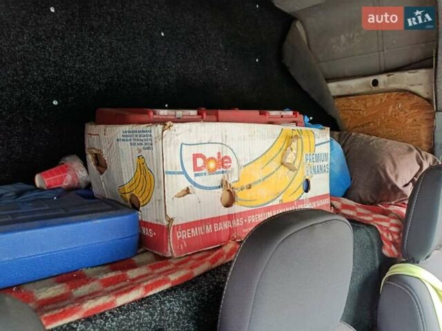 Белый Мерседес Sprinter, объемом двигателя 2.2 л и пробегом 770 тыс. км за 10500 $, фото 19 на Automoto.ua