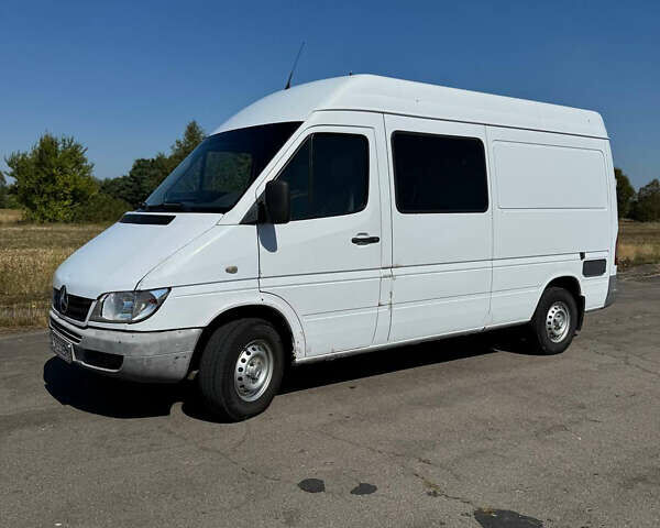 Белый Мерседес Sprinter, объемом двигателя 2.7 л и пробегом 656 тыс. км за 7800 $, фото 6 на Automoto.ua