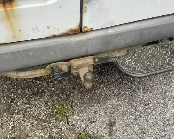 Белый Мерседес Sprinter, объемом двигателя 2.2 л и пробегом 375 тыс. км за 5500 $, фото 10 на Automoto.ua