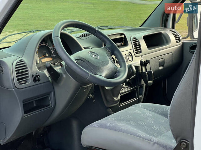 Белый Мерседес Sprinter, объемом двигателя 2.2 л и пробегом 311 тыс. км за 10300 $, фото 32 на Automoto.ua