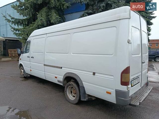 Белый Мерседес Sprinter, объемом двигателя 2.2 л и пробегом 770 тыс. км за 10500 $, фото 5 на Automoto.ua